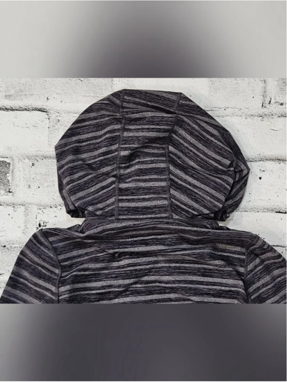 Lululemon Scuba Hoodie Size 6 Striped Full Zip Black Grey Thumbholes